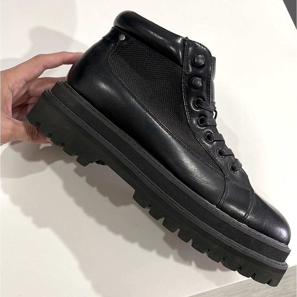 BRAND NEW-ASOS DESIGN Faux Leather Boots in Black